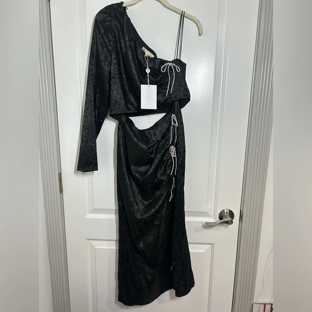 WAYF black floral pattern crystal bow satin midi dress size medium NWT chic 90s